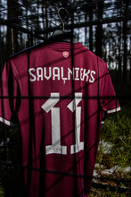 Ielādējiet attēlu galerijas skatītājā, Latvijas izlases oficiālais spēļu krekls 2023/24
